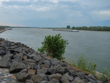 Emmerich Almanya 'daki Ren Nehri' nde.