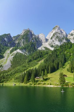 Szkammergut 'ta Gosau yakınlarındaki Avustralya Alplerinde yaz zamanı.
