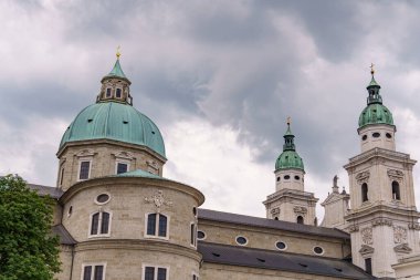 Szkammergut 'ta Gosau yakınlarındaki Avustralya Alplerinde yaz zamanı.