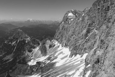 Szkammergut 'ta Gosau yakınlarındaki Avustralya Alplerinde yaz zamanı.