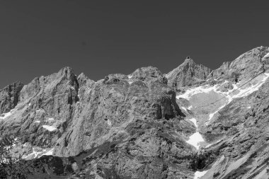 Szkammergut 'ta Gosau yakınlarındaki Avustralya Alplerinde yaz zamanı.