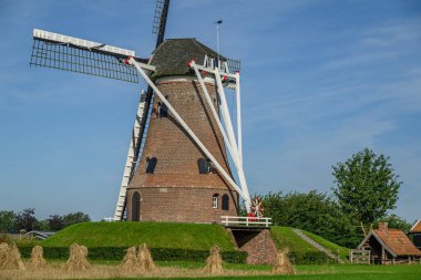 Hollanda 'da yel değirmeni
