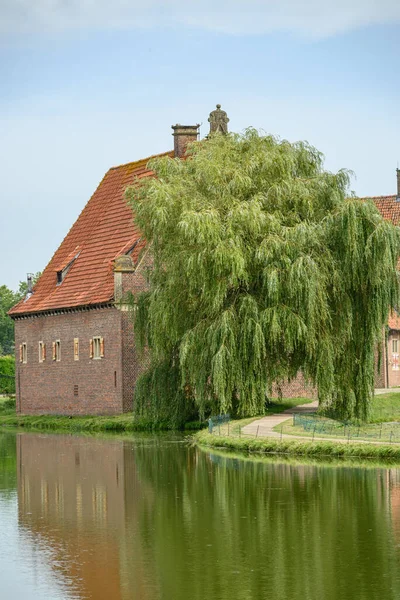 Alman Muensterland 'ındaki Raesfeld' in odl kalesi.