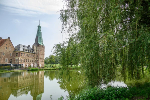 Alman Muensterland 'ındaki Raesfeld' in odl kalesi.