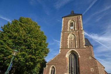 Ramsdorf köyü ve Westphalia 'daki aa nehri.