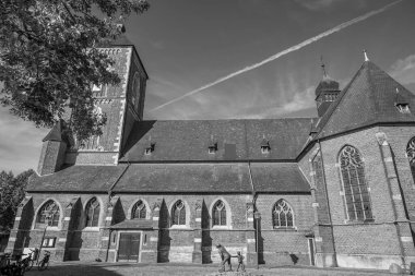 Ramsdorf köyü ve Westphalia 'daki aa nehri.