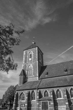 Ramsdorf köyü ve Westphalia 'daki aa nehri.