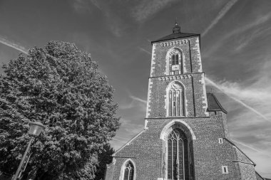 Ramsdorf köyü ve Westphalia 'daki aa nehri.