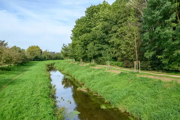 Ramsdorf köyü ve Westphalia 'daki aa nehri.