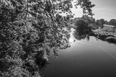 Sabahın erken saatlerinde Westphalia 'da bir nehirde