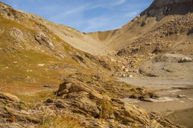 İsviçre Alplerinde sonbahar zamanı