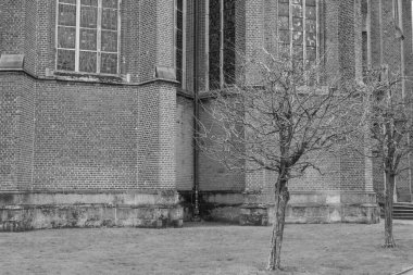 Westphalia 'daki Weseke köyünde eski bir ev ve kilise.
