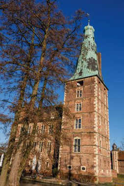 Alman Muensterland 'indeki Raesfeld Şatosu