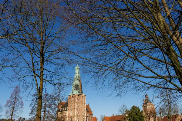 Alman Muensterland 'indeki Raesfeld Şatosu