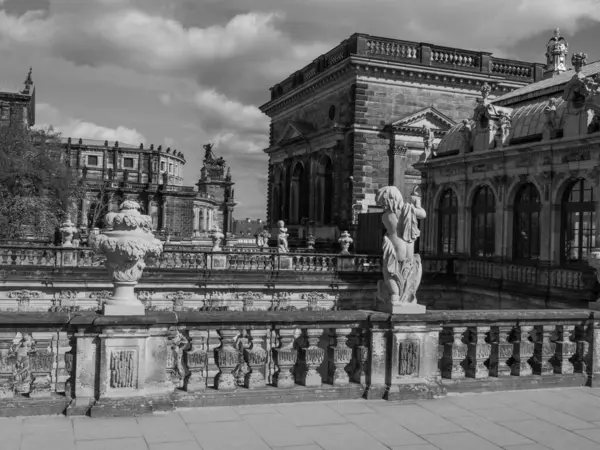 Almanya 'daki eski Dresden şehrinde.