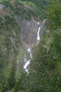 Alplerde yürüyüş.