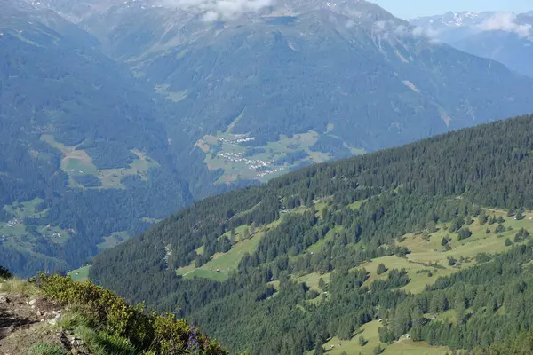 Avusturya Alpleri'nde hiking