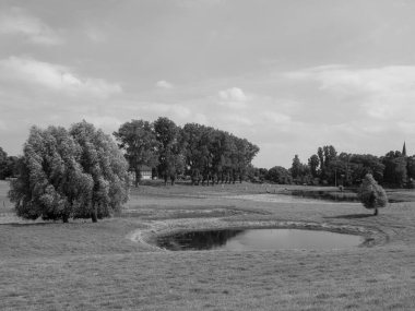 Ren Nehri 'ndeki hendek.