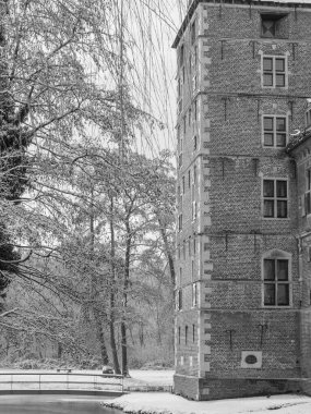 Raesfeld Kalesi 'nde kış mevsimi