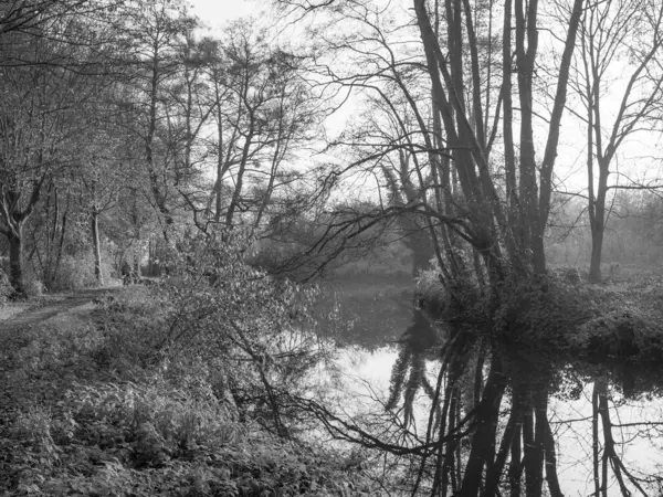 Westphalia 'da Borken yakınlarında küçük bir nehir.