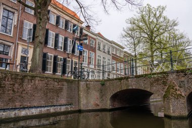 Hollanda 'dan Dordrecht ve Den Haag.