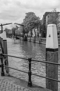 Hollanda 'dan Dordrecht ve Den Haag.