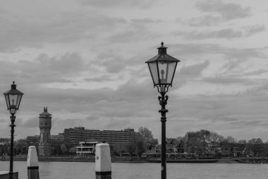 Hollanda 'dan Dordrecht ve Den Haag.