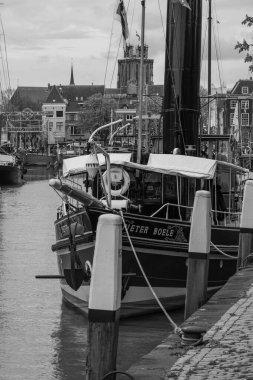 Hollanda 'dan Dordrecht ve Den Haag.