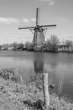 Hollanda 'daki Kinderdijk değirmenleri