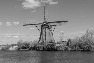 Hollanda 'daki Kinderdijk değirmenleri