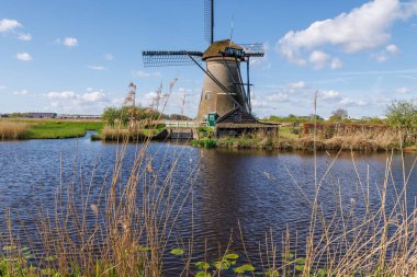 Hollanda 'daki Kinderdijk değirmenleri