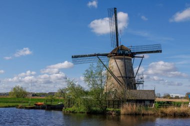 Hollanda 'daki Kinderdijk değirmenleri