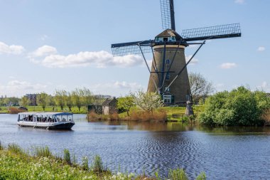 Hollanda 'daki Kinderdijk değirmenleri