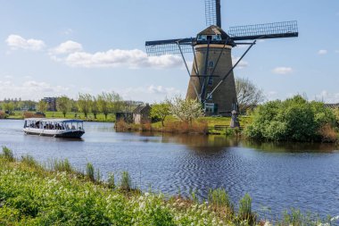 Hollanda 'daki Kinderdijk değirmenleri