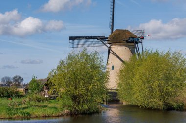 Hollanda 'daki Kinderdijk değirmenleri