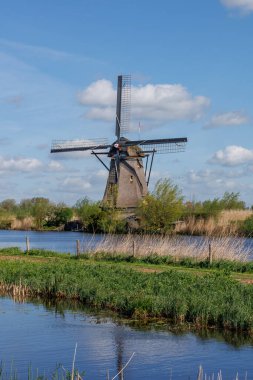 Hollanda 'daki Kinderdijk değirmenleri
