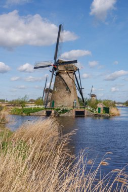 Hollanda 'daki Kinderdijk değirmenleri