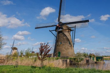 Hollanda 'daki Kinderdijk değirmenleri