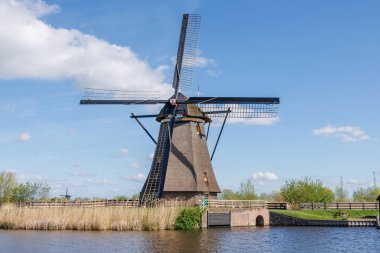 Hollanda 'daki Kinderdijk değirmenleri