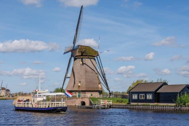 Hollanda 'daki Kinderdijk değirmenleri