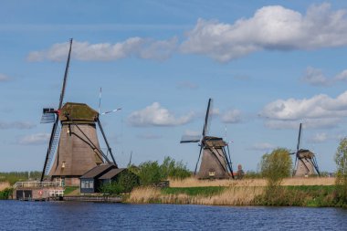 Hollanda 'daki Kinderdijk değirmenleri