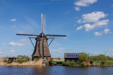 Hollanda 'daki Kinderdijk değirmenleri