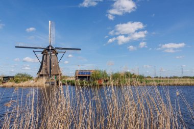 Hollanda 'daki Kinderdijk değirmenleri