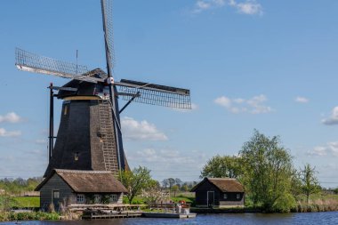 Hollanda 'daki Kinderdijk değirmenleri
