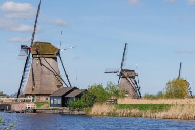 Hollanda 'daki Kinderdijk değirmenleri