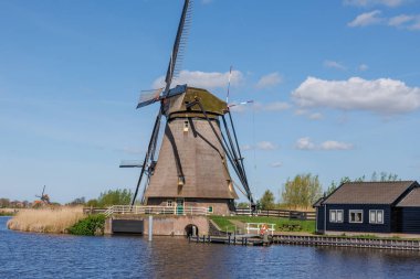 Hollanda 'daki Kinderdijk değirmenleri