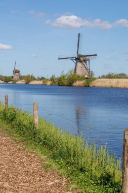 Hollanda 'daki Kinderdijk değirmenleri