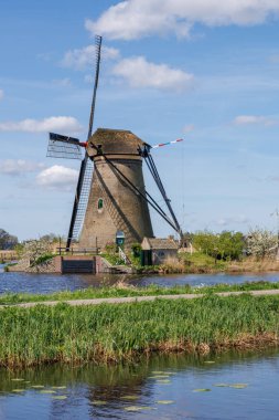 Hollanda 'daki Kinderdijk değirmenleri