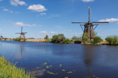 Hollanda 'daki Kinderdijk değirmenleri