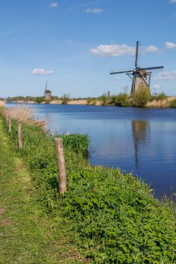 Hollanda 'daki Kinderdijk değirmenleri